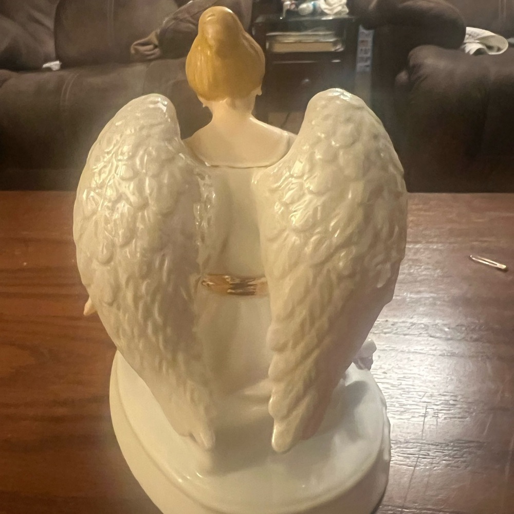 Elegant Angel Figurine in White and Gold - Picture 2 of 3